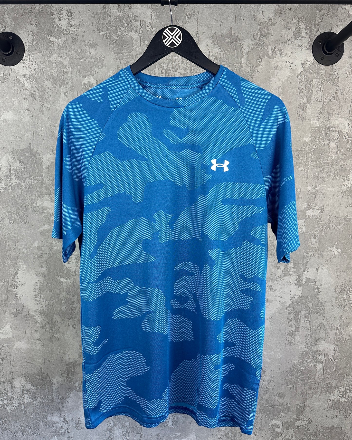 UA JACQUARD CAMO T-SHIRT ‘VARSITY BLUE’ / M